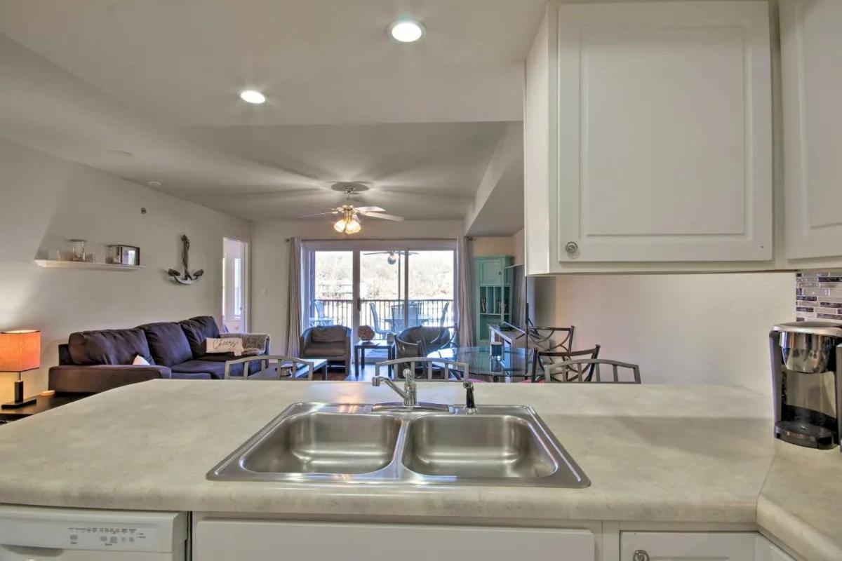 Waterfront Condo With Boat Slip! Лейк Озарк Екстериор снимка